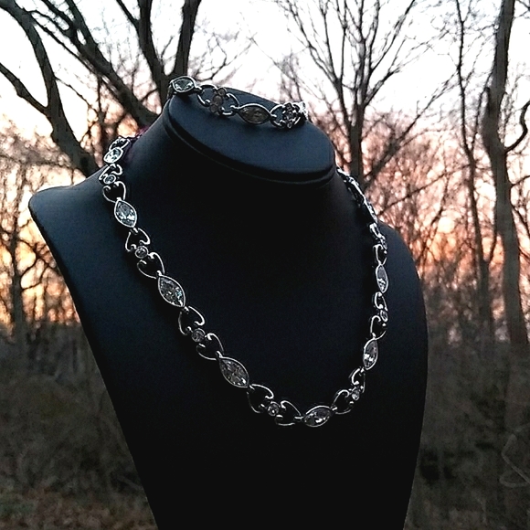 VINTAGE SWAROVSKI White Crystal Link Nklc&Bracelet - Picture 4 of 16